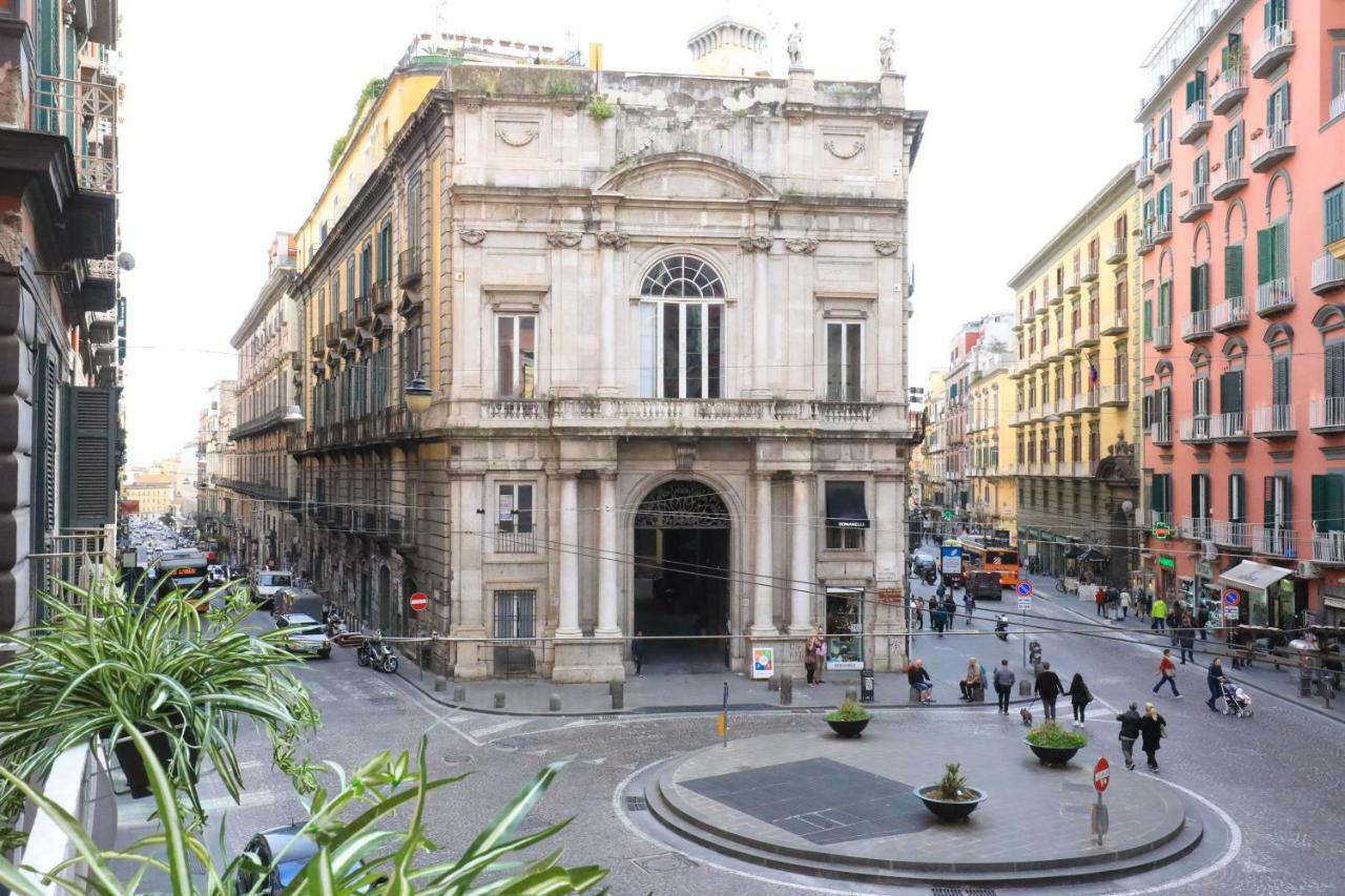 Toledo 16 Luxury Suites Naples Exterior photo